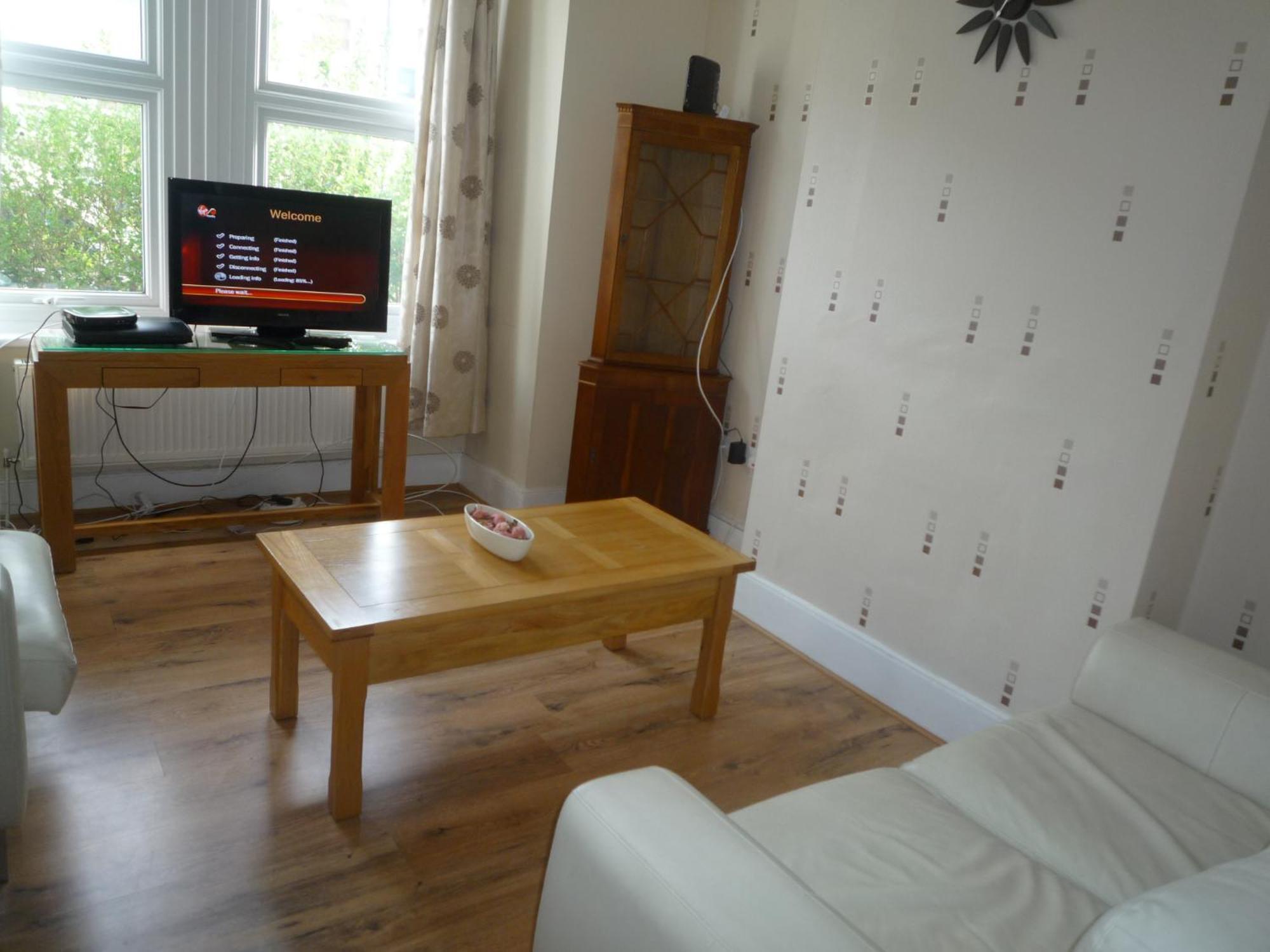 Apartment Large 2bedroom Flat London