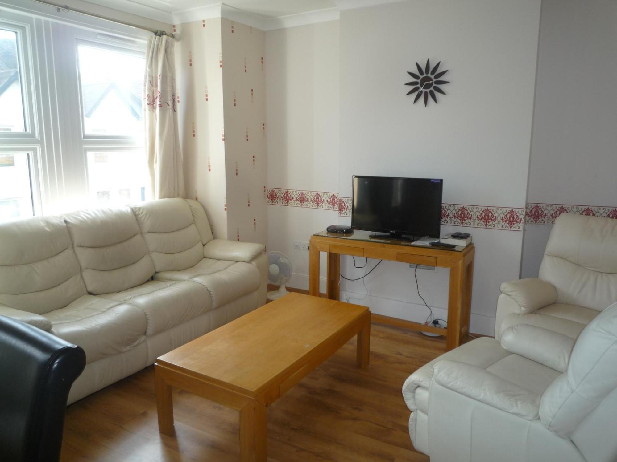 Large 2bedroom Flat Apartment