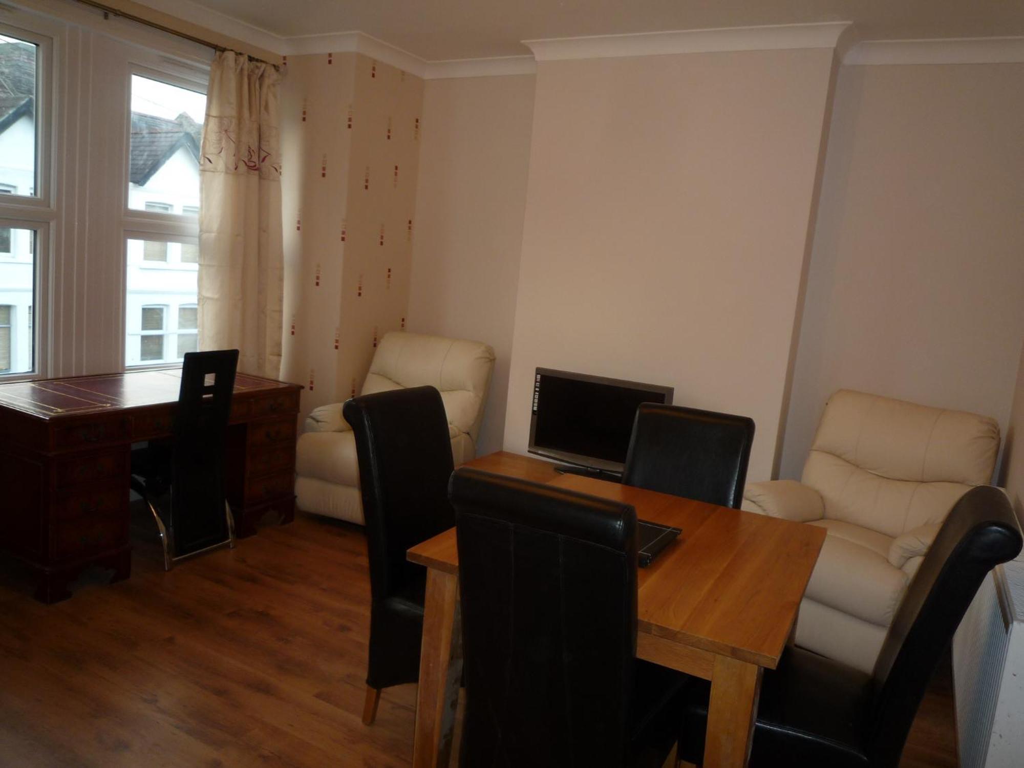 Apartment Large 2bedroom Flat *
